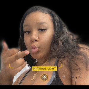 Meet your Posher, Sariya